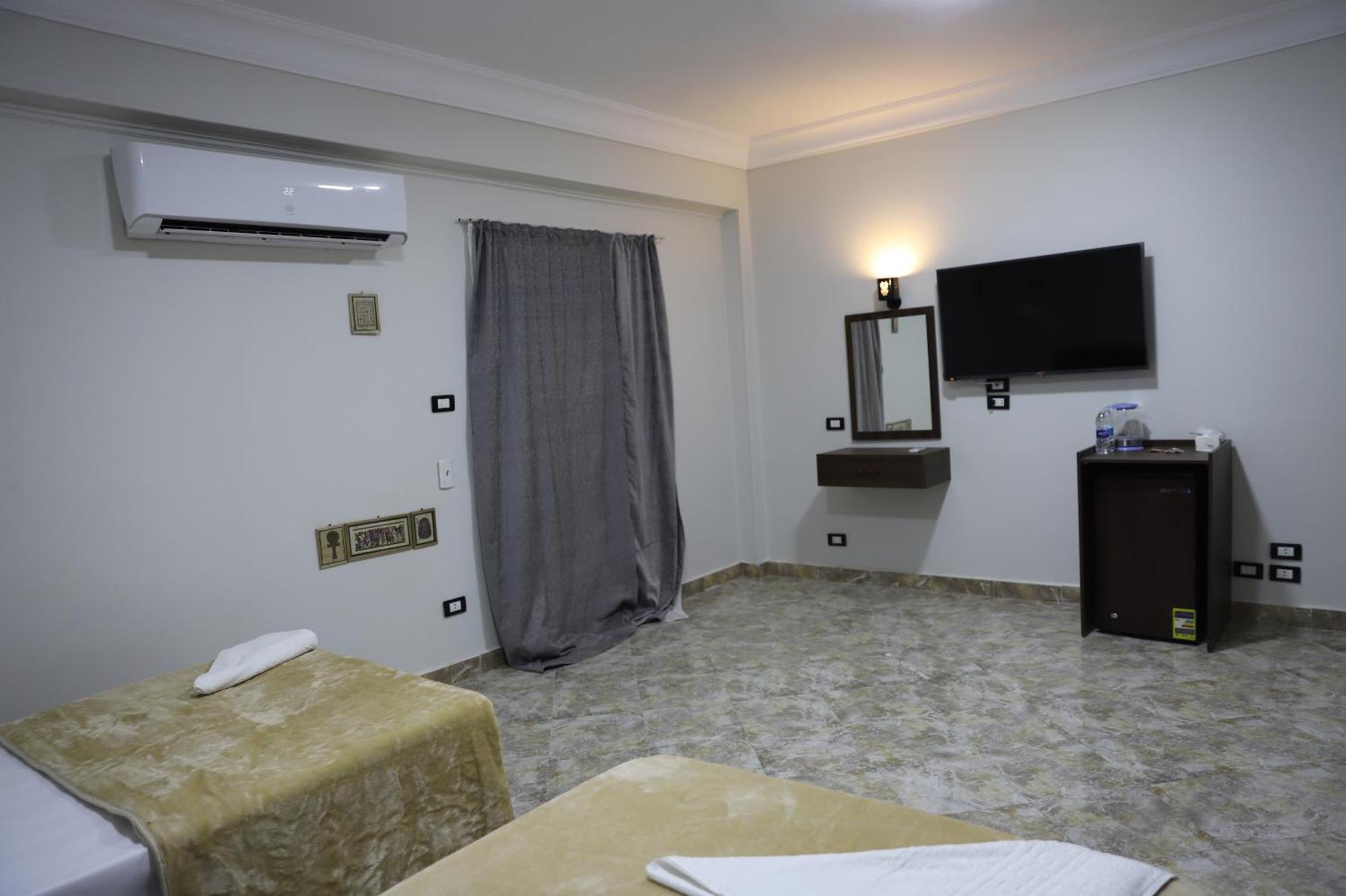 King Khufu Pyramids View Hotel Kafret el-Gabal Cameră foto